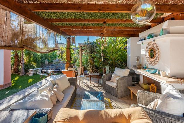 Foto 2 de Casa adossada en venda a Guadalmina de 4 habitacions amb terrassa i piscina