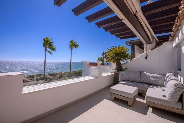 Foto 1 de Casa adosada en venta en Los Monteros - Bahía de Marbella de 5 habitaciones con terraza y piscina