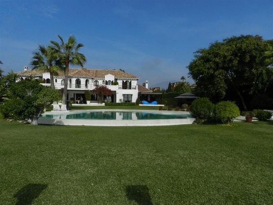 Foto 1 de Xalet en venda a Paraíso - Atalaya- Benamara de 10 habitacions amb terrassa i piscina