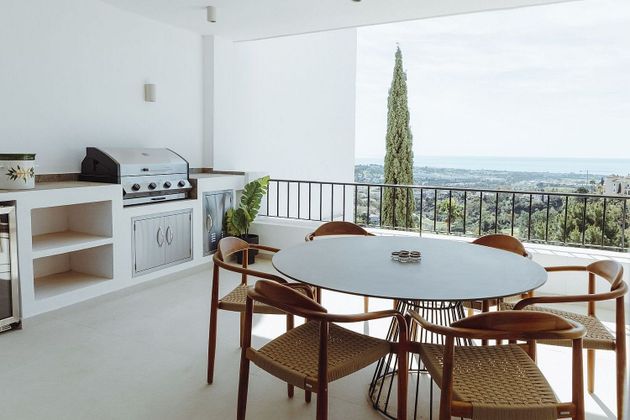 Foto 1 de Dúplex en venda a Benahavís de 3 habitacions amb terrassa i piscina