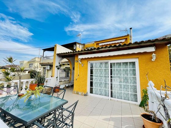 Foto 2 de Casa en venta en calle Iradier Bal de 3 habitaciones con terraza y piscina