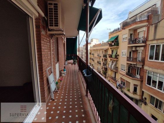 Foto 2 de Pis en venda a El Poble Sec - Parc de Montjuïc de 3 habitacions amb balcó i aire acondicionat