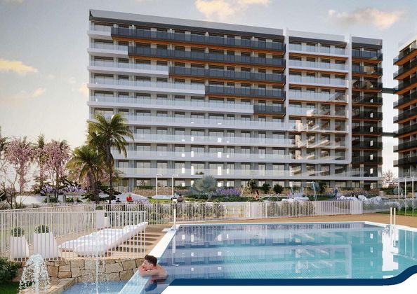 Foto 1 de Pis en venda a avenida De Las Olas de 2 habitacions amb terrassa i piscina