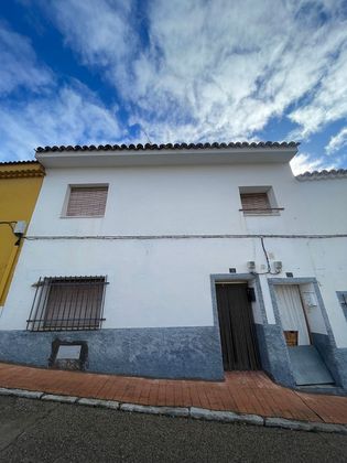 Foto 1 de Casa en venda a calle Delicias de 4 habitacions amb jardí i calefacció