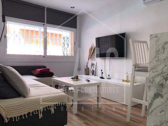 Foto 2 de Alquiler de piso en El Poble Sec - Parc de Montjuïc de 2 habitaciones con muebles y aire acondicionado
