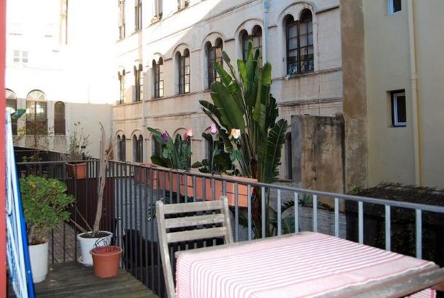Foto 2 de Pis en lloguer a Sant Pere, Santa Caterina i la Ribera de 1 habitació amb terrassa i mobles