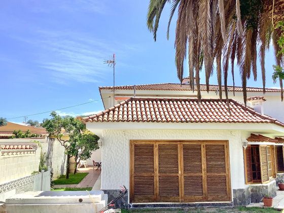 Foto 2 de Xalet en venda a Longuera-Toscal de 6 habitacions amb terrassa i piscina