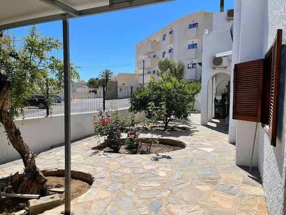 Foto 2 de Xalet en venda a calle Picaso de 5 habitacions amb terrassa i piscina