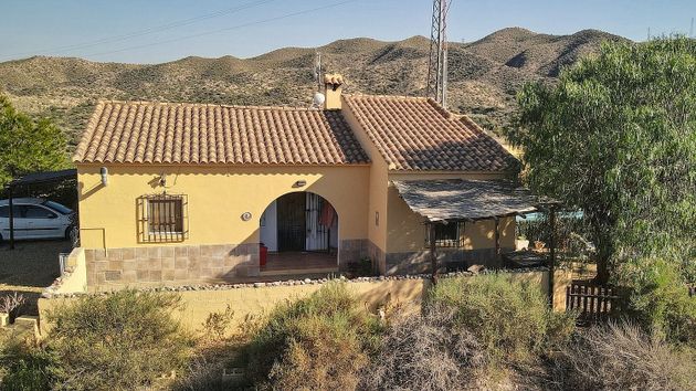 Foto 2 de Casa en venta en calle Las Estrellas de 3 habitaciones con terraza y piscina