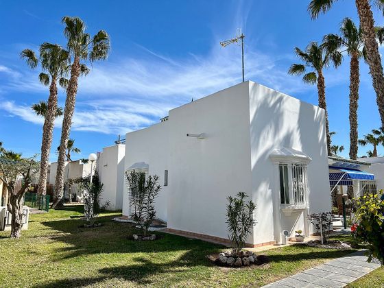 Foto 2 de Casa en venda a avenida Del Mediterráneo de 2 habitacions amb terrassa i jardí