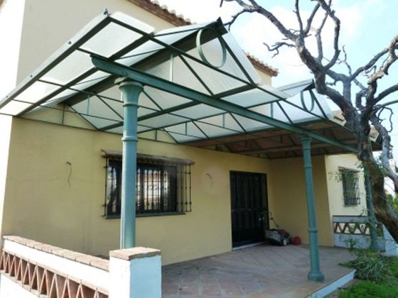 Foto 2 de Casa en venta en Manantiales - Lagar - Cortijo de 4 habitaciones con terraza y piscina