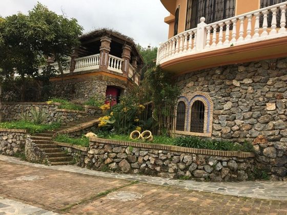 Foto 2 de Casa en venta en Manantiales - Lagar - Cortijo de 7 habitaciones con terraza y piscina