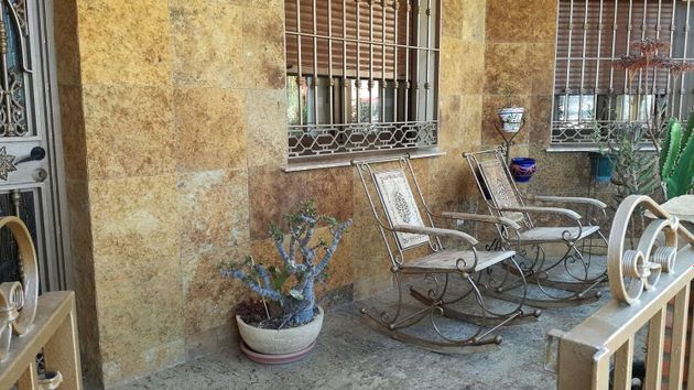 Foto 2 de Venta de casa en Cártama de 4 habitaciones con terraza y jardín