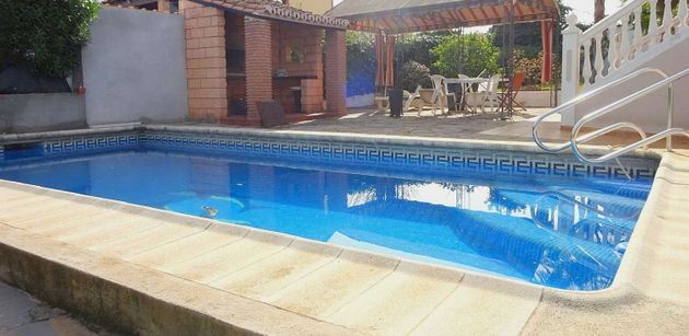 Foto 1 de Casa en venta en Pinos de Alhaurín - Periferia de 5 habitaciones con terraza y piscina