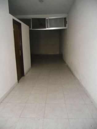 Foto 1 de Local en alquiler en calle Doctor Torres de Villarroel de 63 m²