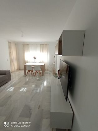 Foto 2 de Alquiler de piso en La Goleta - San Felipe Neri de 2 habitaciones con terraza y muebles