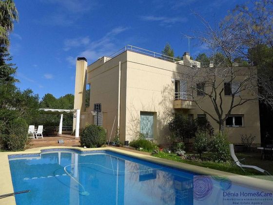 Foto 2 de Venta de chalet en Pedreguer de 3 habitaciones con terraza y piscina