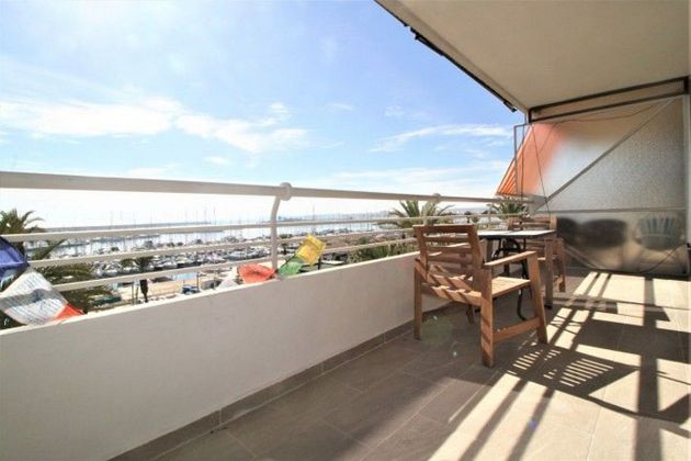 Foto 2 de Alquiler de piso en Centro - Torrevieja de 3 habitaciones con terraza y calefacción