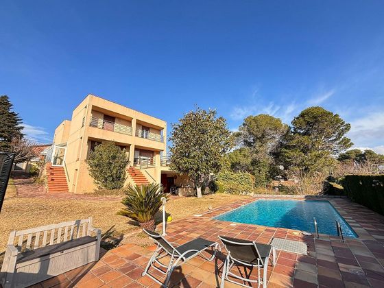 Foto 2 de Chalet en venta en Canovelles de 4 habitaciones con terraza y piscina