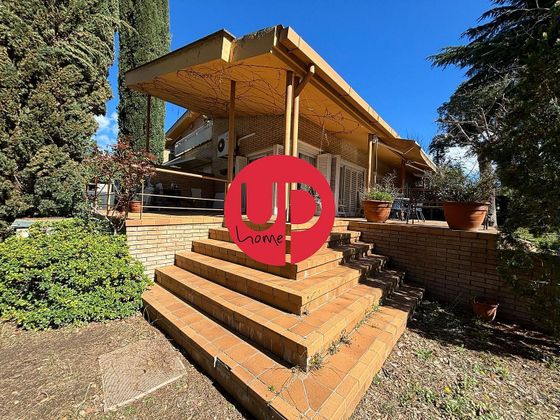 Foto 1 de Casa en venda a Llinars del Valles de 6 habitacions amb terrassa i garatge