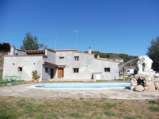Foto 2 de Casa rural en venda a Sant Pere de 5 habitacions amb piscina i garatge