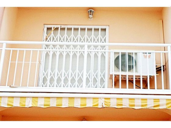 Foto 2 de Casa en venda a La Volta de 2 habitacions amb terrassa i piscina