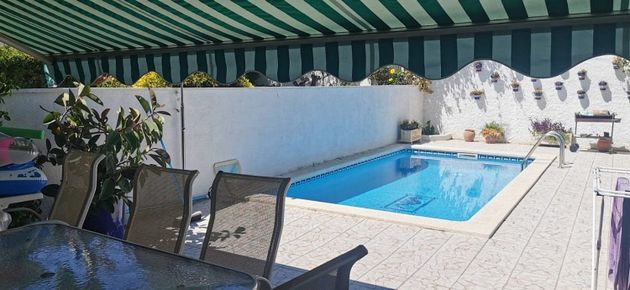 Foto 2 de Casa adossada en venda a Segur de Calafell de 4 habitacions amb terrassa i piscina