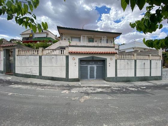 Foto 1 de Casa en venta en Castellet i la Gornal de 4 habitaciones con garaje y balcón
