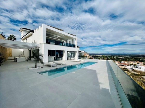 Foto 2 de Casa en venda a Rojales de 4 habitacions amb terrassa i piscina