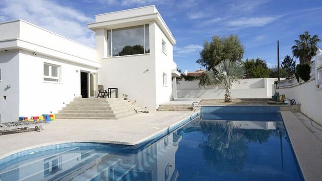 Foto 2 de Casa en venta en Ciudad Quesada de 4 habitaciones con terraza y piscina
