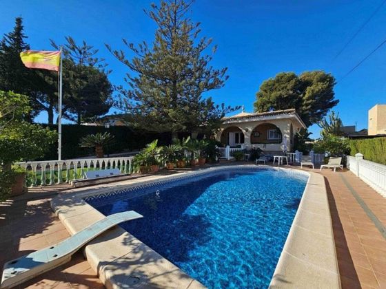 Foto 1 de Casa en venda a Los Balcones - Los Altos del Edén de 4 habitacions amb piscina i garatge