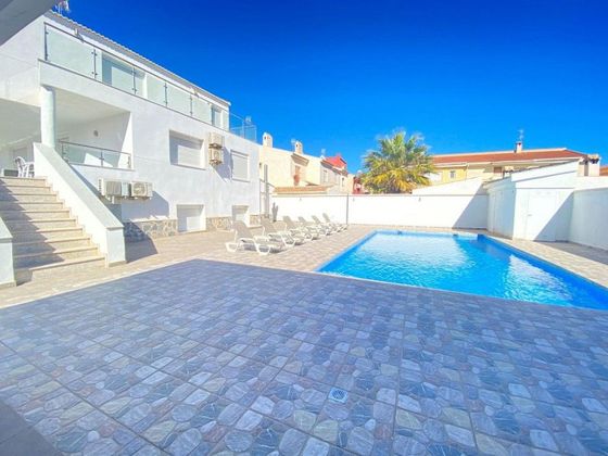 Foto 2 de Casa en venda a calle Juan Ramón Jiménez de 6 habitacions amb terrassa i piscina