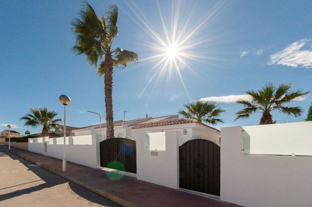 Foto 2 de Casa en venda a Benejúzar de 3 habitacions amb piscina i jardí