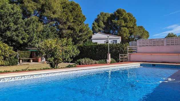 Foto 1 de Venta de casa en Olocau de 5 habitaciones con terraza y piscina