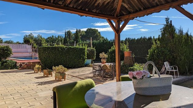 Foto 2 de Casa en venda a Olocau de 5 habitacions amb terrassa i piscina