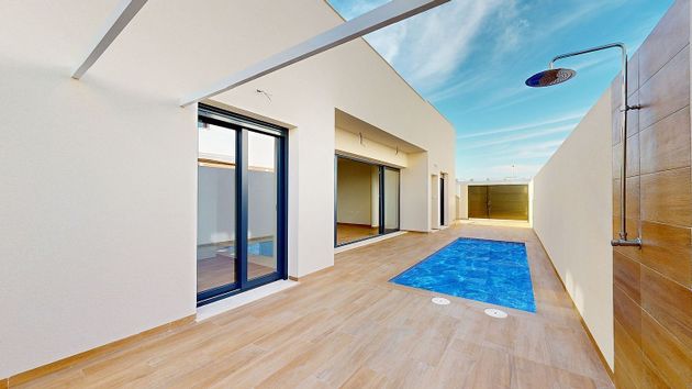 Foto 2 de Venta de casa en calle Espronceda de 2 habitaciones con terraza y piscina