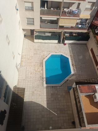 Foto 2 de Piso en alquiler en Calafell Platja de 3 habitaciones con terraza y piscina