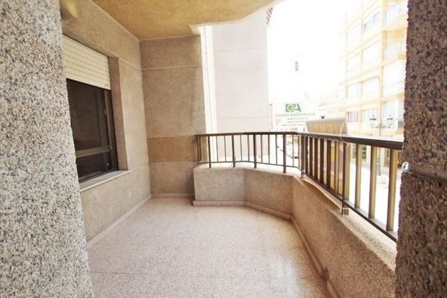 Foto 2 de Pis en venda a Zona Pueblo de 4 habitacions amb terrassa i ascensor