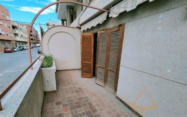 Foto 2 de Dúplex en venda a Almoradí de 4 habitacions amb garatge