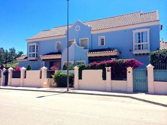 Foto 1 de Casa en venda a Puerto Banús de 6 habitacions amb terrassa i piscina
