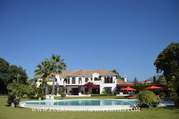 Foto 2 de Alquiler de chalet en Paraíso - Atalaya- Benamara de 9 habitaciones con terraza y piscina