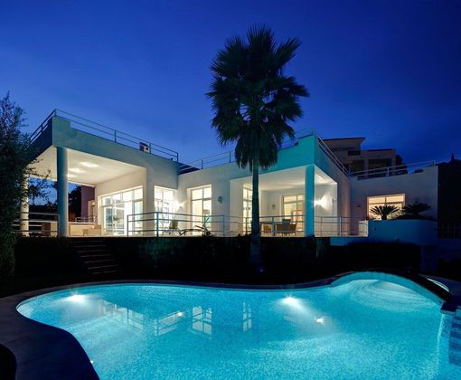 Foto 2 de Alquiler de chalet en Benahavís de 5 habitaciones con terraza y piscina