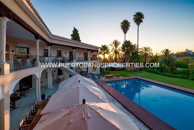 Foto 1 de Alquiler de chalet en Benahavís de 12 habitaciones con terraza y piscina