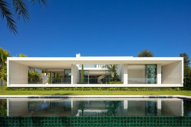 Foto 2 de Xalet en venda a Casares de 6 habitacions amb terrassa i piscina