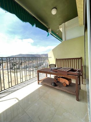 Foto 1 de Venta de piso en Zona Playa de la Concha de 3 habitaciones con terraza y balcón