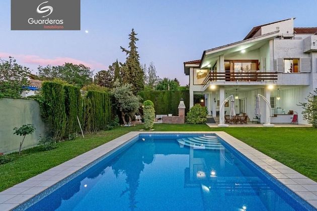 Foto 1 de Xalet en venda a avenida De Los Cerezos de 8 habitacions amb terrassa i piscina