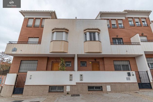 Foto 2 de Casa en venda a Cervantes de 4 habitacions amb terrassa i garatge
