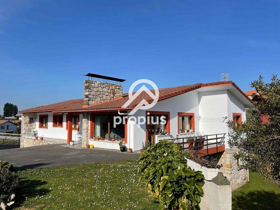 Foto 1 de Chalet en venta en Vidiago-Pendueles-Tresgrandas de 4 habitaciones con terraza y garaje