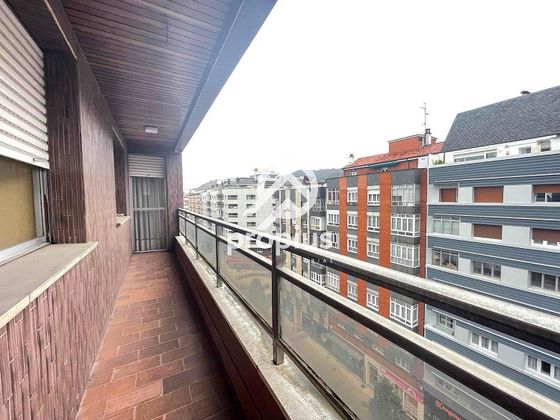 Foto 2 de Pis en venda a La Ería - Masip de 4 habitacions amb terrassa i garatge