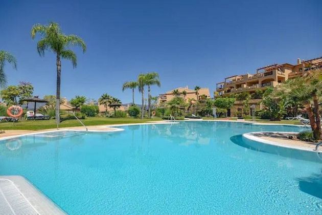 Foto 1 de Pis en lloguer a Benahavís de 2 habitacions amb terrassa i piscina